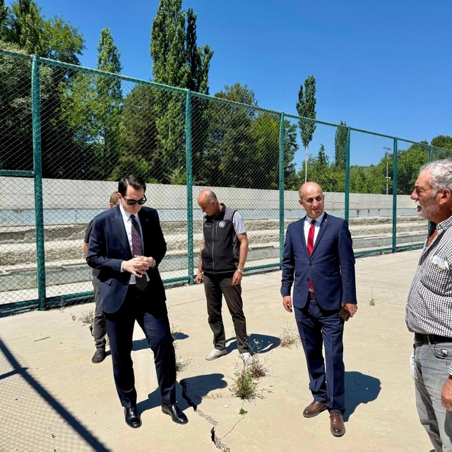 Hisarcık'ta okul spor alanları yenileniyor