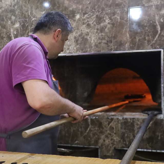 Sivas'ta termometreler 40 dereceyi gördü: Kavurucu sıcakta ustaların zorlu...