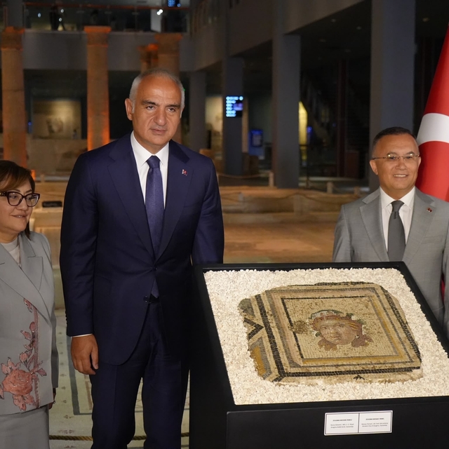 Bakan Ersoy: "Yurt içinde kaçak kazılara ve kültür varlığı kaçakçılığına ka...