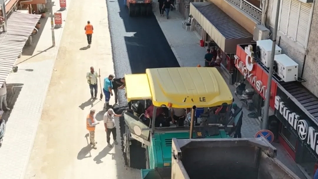 Yenipazar'da sıcak asfalt çalışmaları hız kesmiyor