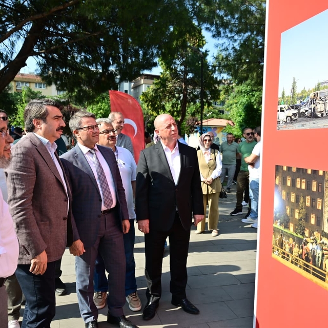 Yıldırım'da 15 temmuz ruhu fotoğraf sergisiyle yaşatılıyor