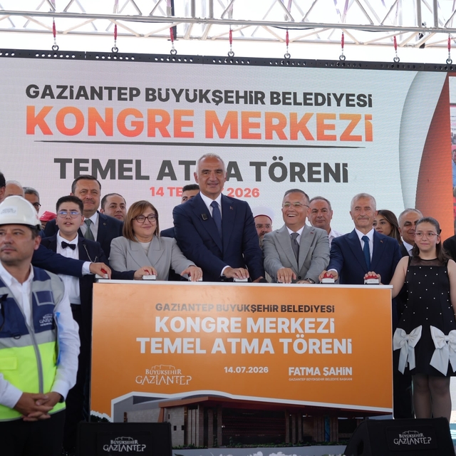 Bakan Ersoy: "Bu merkezin Gazianteplilerin ticaret, kültür ve sanat hayatın...