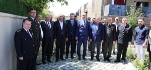 Ağrı Valisi Bozkurt'tan 15 Temmuz gazisi Yusuf Balıkçı'ya evinde ziyaret
