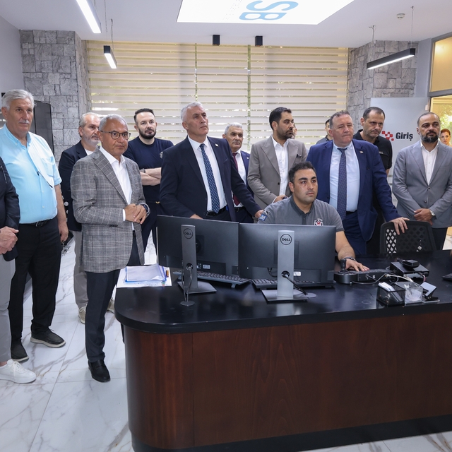 KKTC heyeti AOSB'nin dijital altyapısını yerinde inceledi