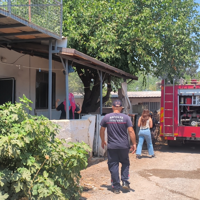 Uzaklaştırma kararı aldıran eşine sinirlenip evi ateşe verdi
Yaşlı adam ken...
