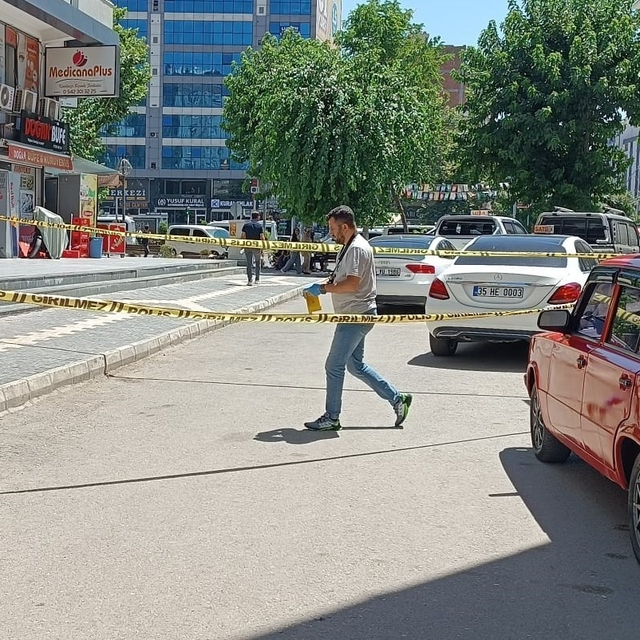 Batman'da silahlı saldırı, 1 kişi ayaklarından vuruldu