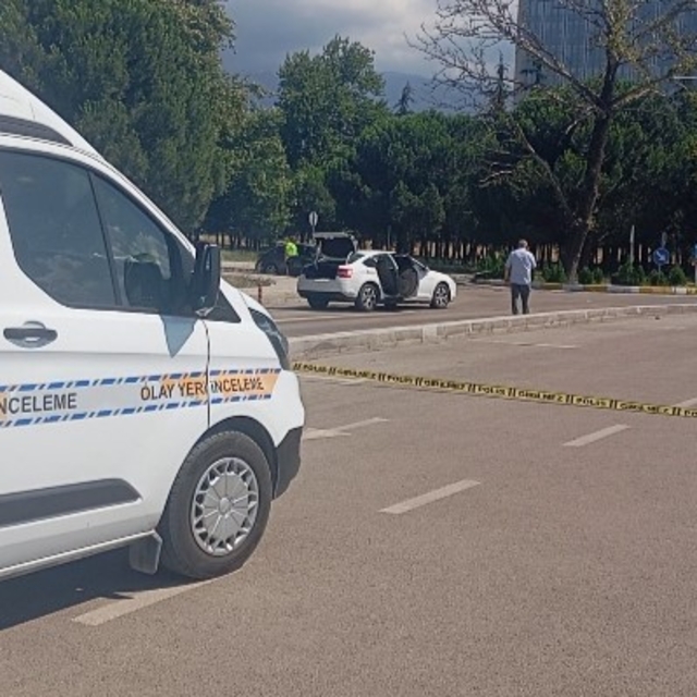 Bursa Adliyesi'nde boşanma davası gerginliği: Silahla ateş açıldı, 5 gözalt...