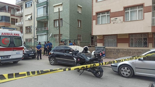 Tartıştığı üvey annesi ve kız kardeşini öldürdü