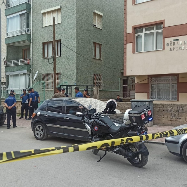 Tartıştığı üvey annesi ve kız kardeşini öldürdü