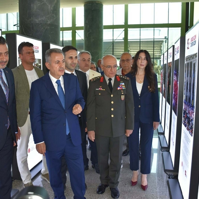 İzmir Adnan Menderes Havalimanı'nda '15 Temmuz Hafıza ve Hatıra' sergisi