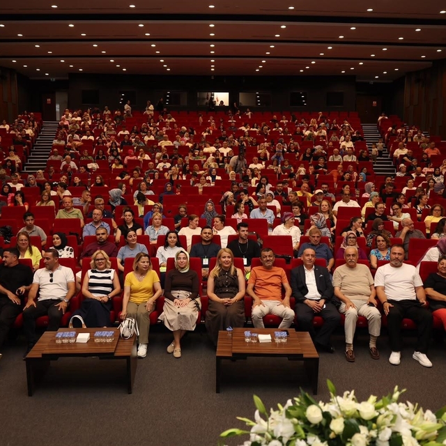 Merkezefendi Engelsiz Yaşam Akademisi'nde yılsonu coşkusu yaşandı