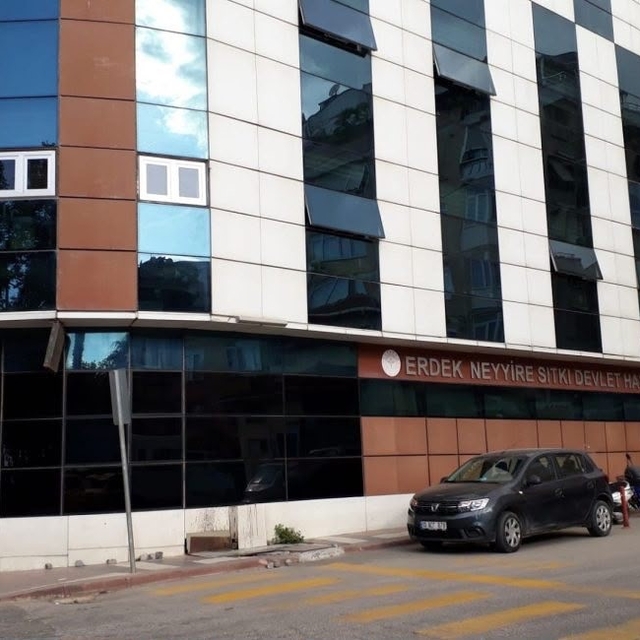 Erdek'te denize giren kadın kurtarılamadı