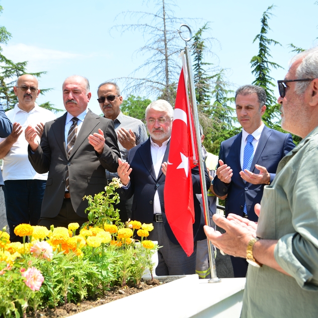 15 Temmuz şehidi Ali Karslı kabri başında dualarla anıldı
