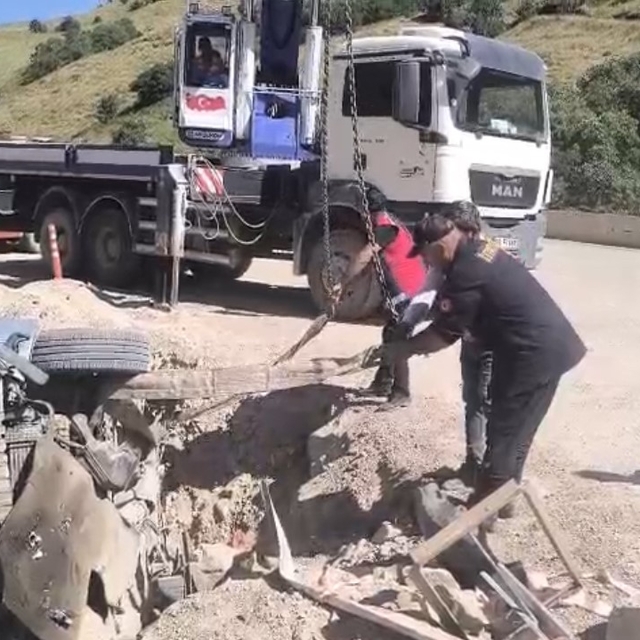 Yüksekova'da trafik kazası: 3 yaralı