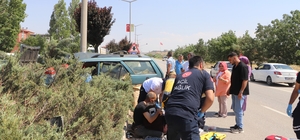Sürücü, kazada yaralanan eşine sarılarak başında bekledi
Karaman'da aydınla...