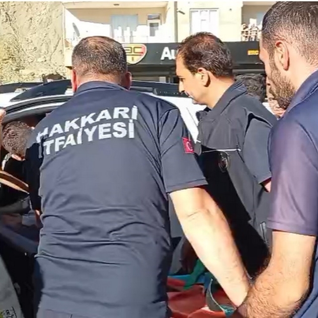 Hakkari'de iki aracın çarpıştığı kazada 1 kişi yaralandı