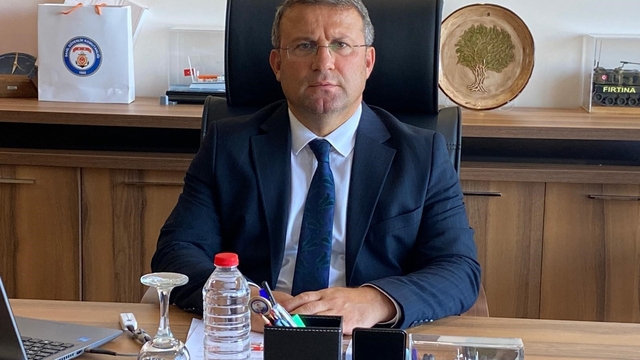 Ayvalık'ın yeni kaymakamı Ömer Cimşit görevine başladı