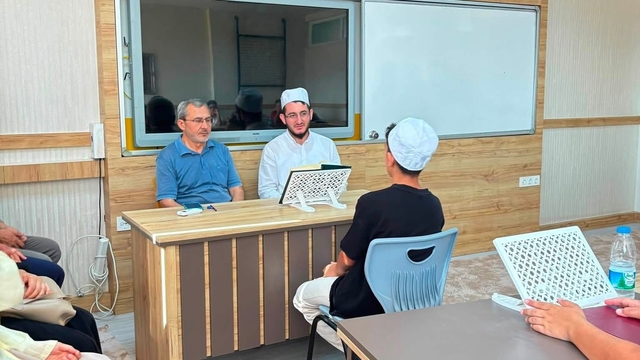 Burhaniye'de İmam Hatip Ortaokulu Kur'an Kursu ilk meyvesini verdi.