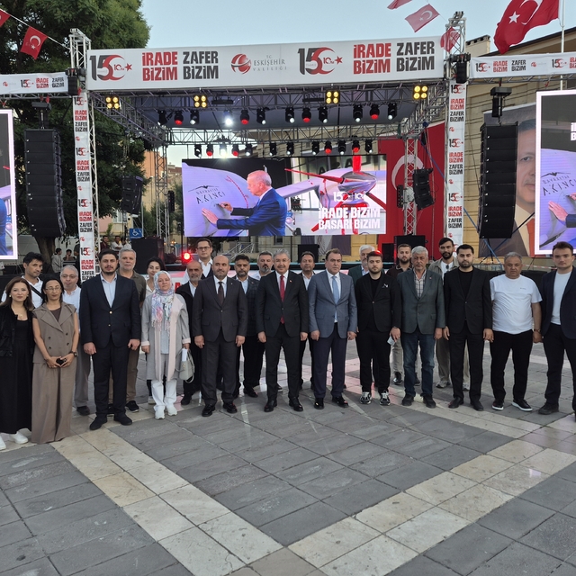 Eskişehir Valisi Yılmaz: "Yarın saat, akşam bu meydan inşallah dolup taşaca...