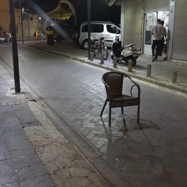 Boşanma aşamasındaki eşini silahla ağır yaraladı