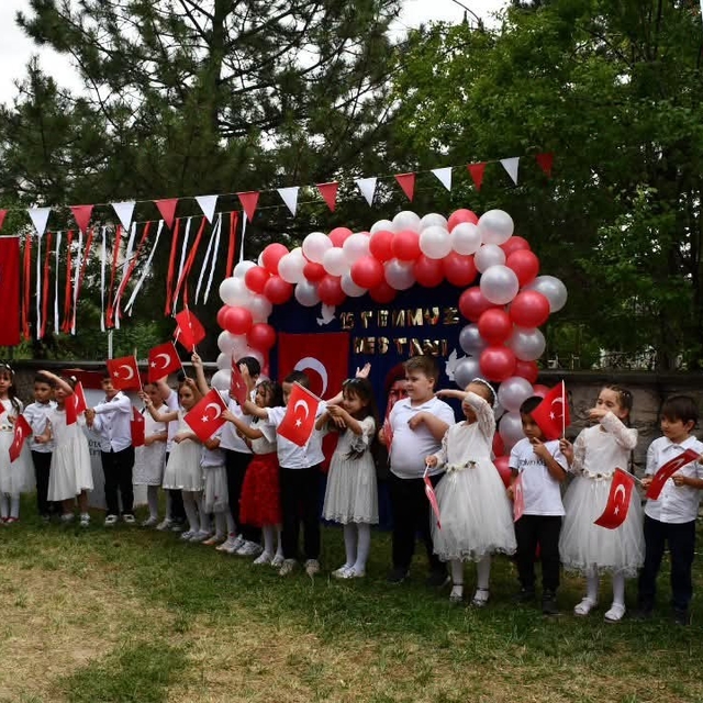 Kütahya'da 15 Temmuz'un 10. yılında Kur'an kursu öğrencilerinden anma progr...