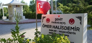 Türkiye'nin dört bir yanından Şehit Ömer Halisdemir'in kabrine ziyaret
