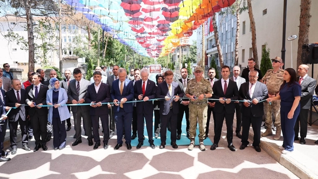 Erzincan'da 15 Temmuz Anma Merkezi ziyarete açıldı
