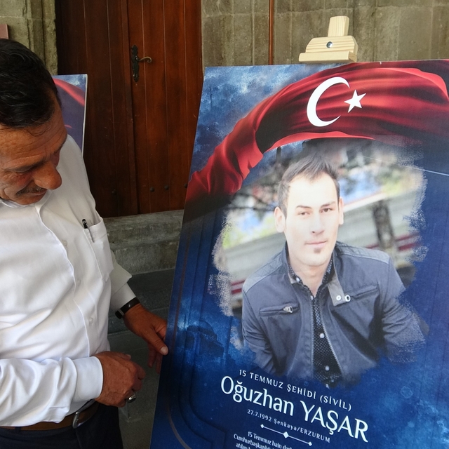 15 Temmuz şehidi oğlu için "Oğul" şiirini yazdı
15 Temmuz şehidi Oğuzhan Ya...