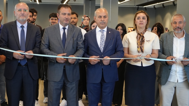 İhlas Haber Ajansı Gaziantep'te 15 Temmuz sergisi açtı
İHA'dan Gaziantep'te "Oradaydık, Unutmadık, Unutturmadık" sergisi