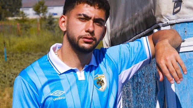 Erzurumspor FK, yeni sezonun "Gökbörü" formasını tanıttı