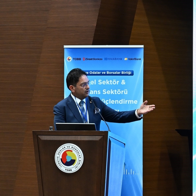 Başkan Oral'dan bankacılara net mesaj; Hakan Oral: "Zirai kredilerde bölges...