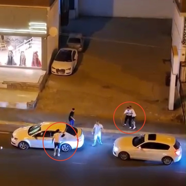 Diyarbakır'da yumruklu ve sopalı kavga kamerada