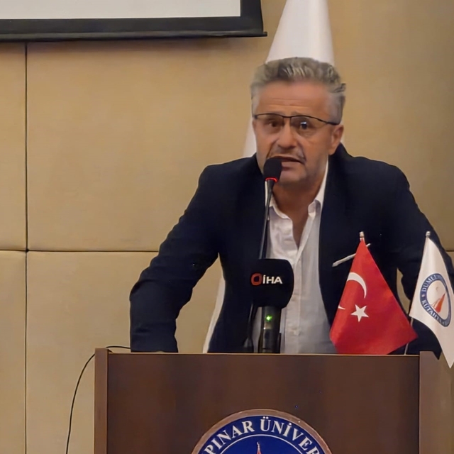 Kütahya'da "İrade Bizim, Zafer Bizim" konulu konferans
Dr. Lütfü Özşahin: "...