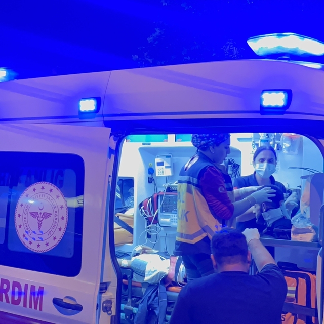 Semt pazarı yolunda kaza: İki kardeş yaralandı
