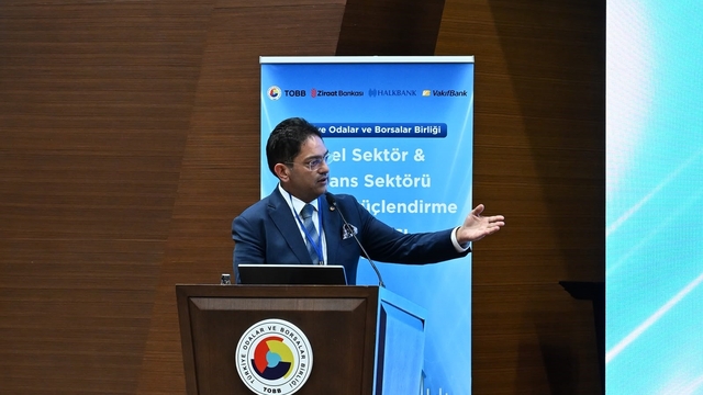 Başkan Oral'dan bankacılara net mesaj; Hakan Oral: "Zirai kredilerde bölgesel ekspertiz adaletsizliği bitsin"
Doğu Anadolu iş dünyasından bankalara 3 acil çağrı: Sicil affı, KGF ve yapılandırma