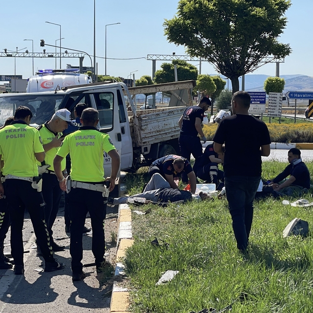 Sivas'ta kamyonetler çarpıştı: 5 yaralı
