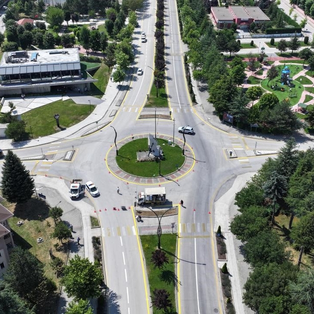 Bolu'da trafik güvenliği için yol çizgileri yenileniyor