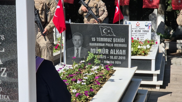 15 Temmuz şehidi Münür Alkan kabri başında anıldı