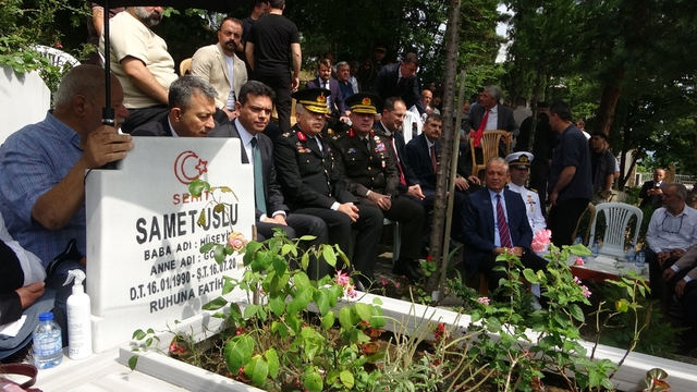 15 Temmuz şehitlerinden Samet Uslu, şehadetinin 10. yılında kabri başında dualarla anıldı