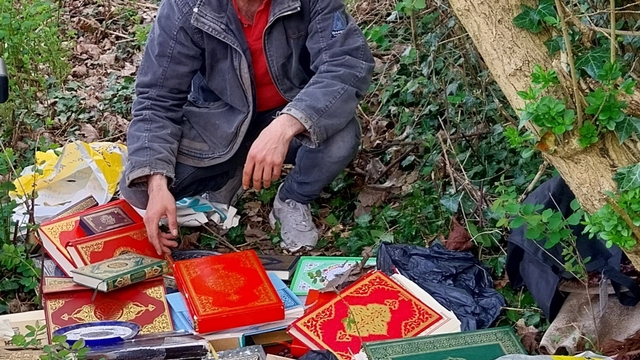 Hollanda'da yaşayan gurbetçi bulduğu Kur'an-ı Kerimleri Müslüman ailelere dağıttı
Sivaslı gurbetçiden takdir toplayan davranış
