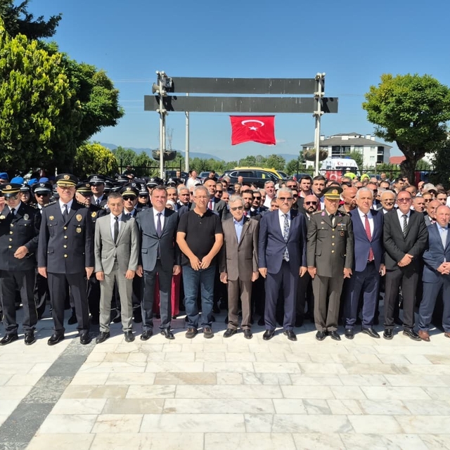 Düzce'de 15 Temmuz'un 10. yılında şehitlik ziyareti