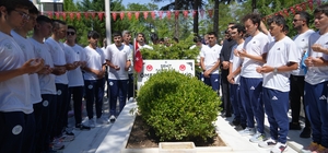10. Ömer Halisdemir Bisiklet Turu tamamlandı
Vatan toprakları şehidin kabri...