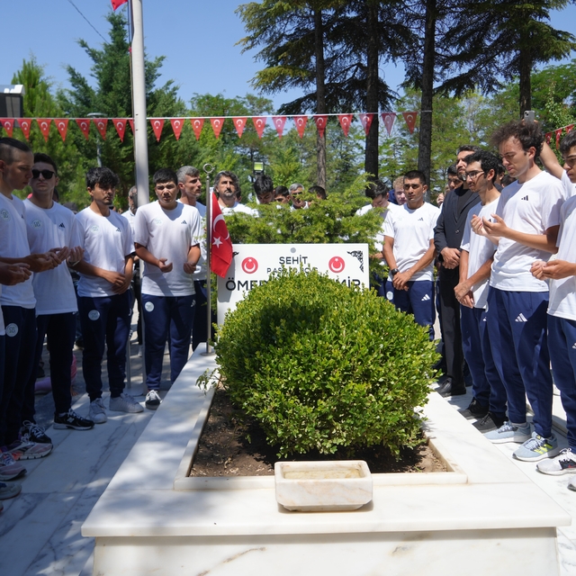 10. Ömer Halisdemir Bisiklet Turu tamamlandı
Vatan toprakları şehidin kabri...