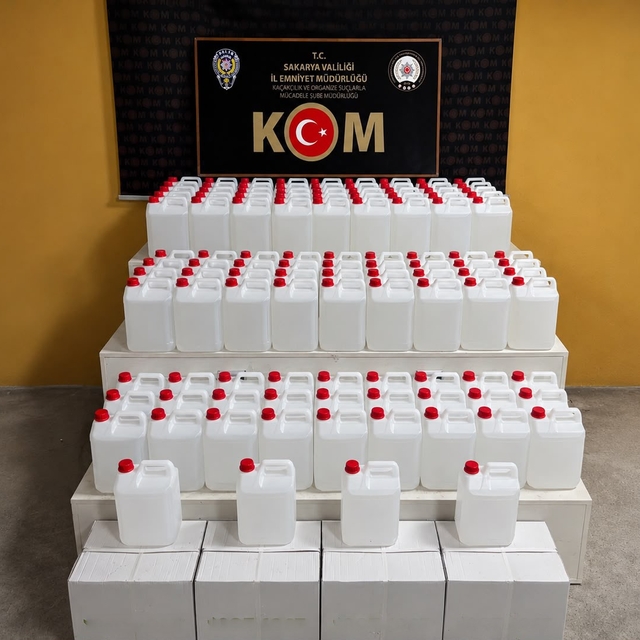 İstanbul'dan Ankara'ya 1 tonluk etil alkol sevkiyatı Sakarya'da engellendi