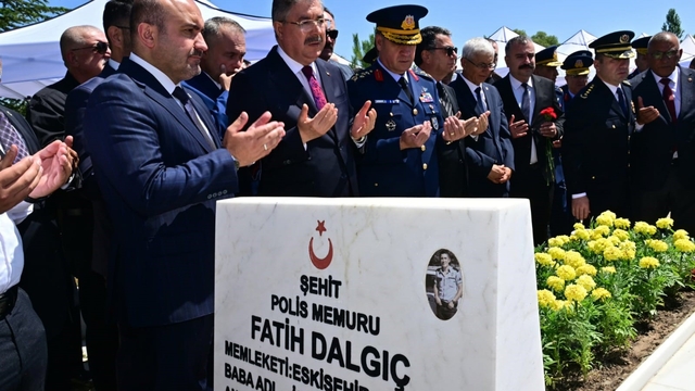 15 Temmuz Şehidi Fatih Dalgıç kabri başında dualarla anıldı