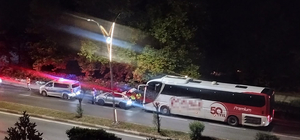 Polis aracına çarpan yolcu otobüsünün şoförü alkollü çıktı