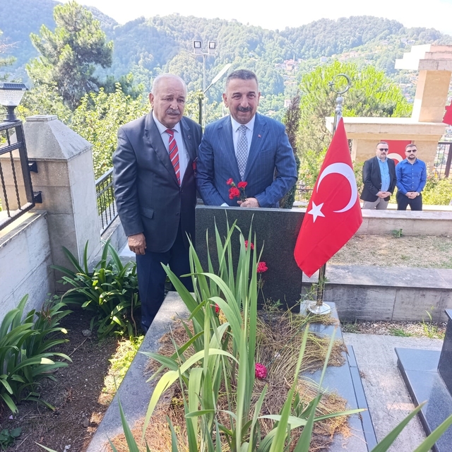 Zonguldak'ta 15 Temmuz Demokrasi ve Milli Birlik Günü'nde şehitlik ziyareti