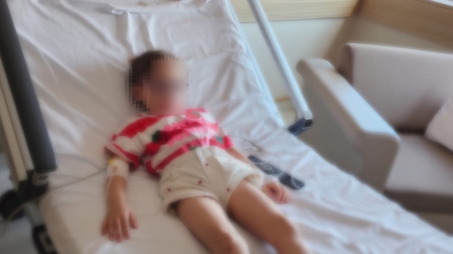 Kreşte fare zehiri ile oynayan çocuk hastanelik oldu
Oyun alanındaki fare zehiriyle temas etti
"Özel bir hastanenin hemen dibinde olmalarına rağmen çocuğa yoğurt yedirmişler"