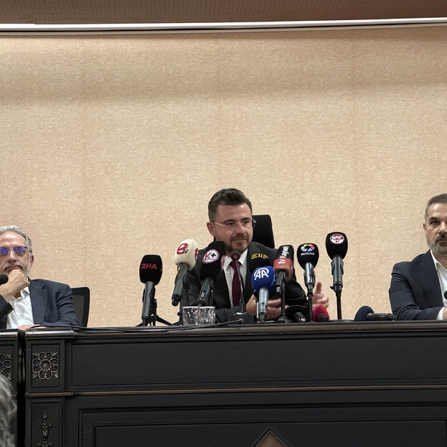 Uyuşturucuyla yakalanan CHP'li meclis üyesine AK Parti'den tepki
AK Parti K...