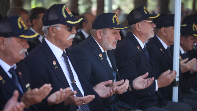 Konya'da 15 Temmuz etkinliklerinde Şehitlik ziyaret edildi